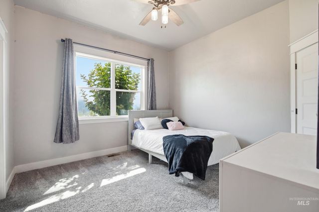 25498 Havard Oak Pl, Caldwell, ID 83607