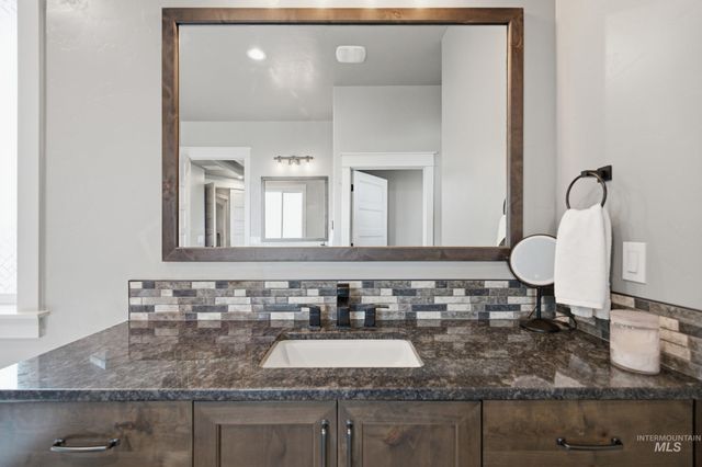 25498 Havard Oak Pl, Caldwell, ID 83607