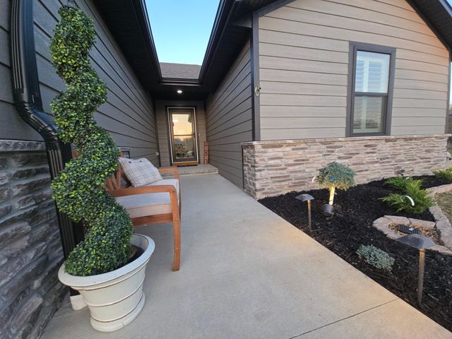 263 E Garnet Drive, Republic, MO 65738