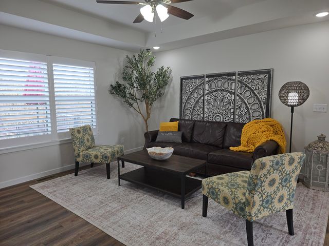 263 E Garnet Drive, Republic, MO 65738