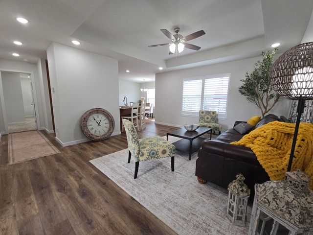 263 E Garnet Drive, Republic, MO 65738