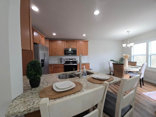 263 E Garnet Drive, Republic, MO 65738