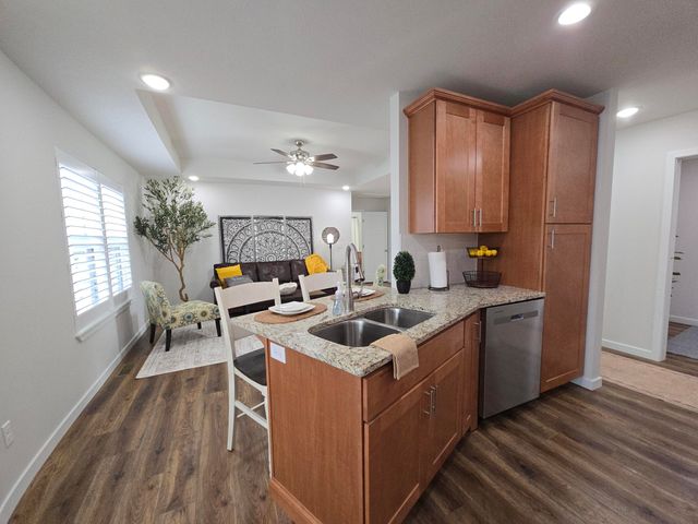 263 E Garnet Drive, Republic, MO 65738