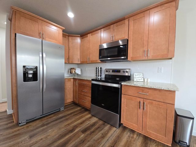 263 E Garnet Drive, Republic, MO 65738