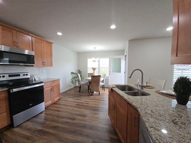 263 E Garnet Drive, Republic, MO 65738