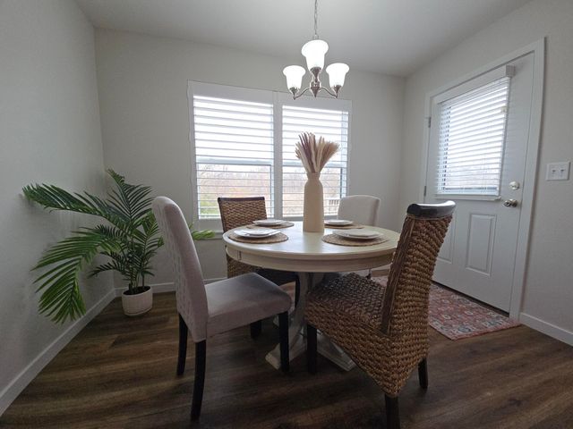 263 E Garnet Drive, Republic, MO 65738