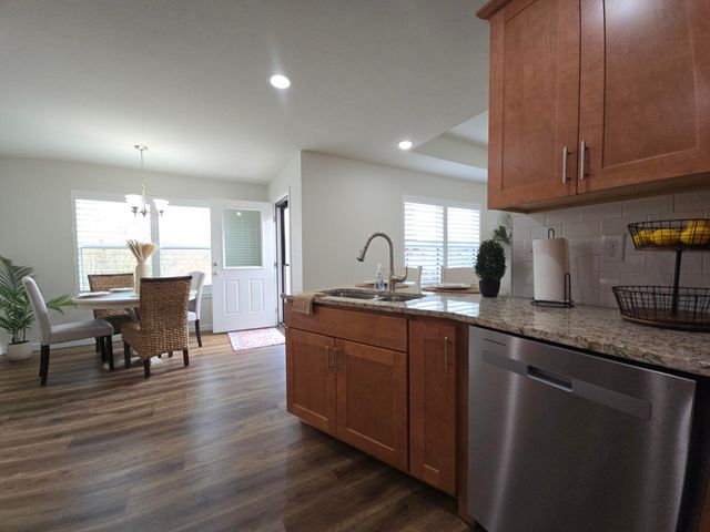 263 E Garnet Drive, Republic, MO 65738