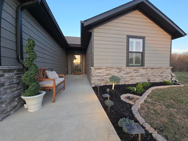 263 E Garnet Drive, Republic, MO 65738
