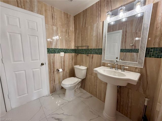 2209 NE 9th AVE, Cape Coral, FL 33909