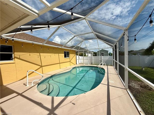 2209 NE 9th AVE, Cape Coral, FL 33909