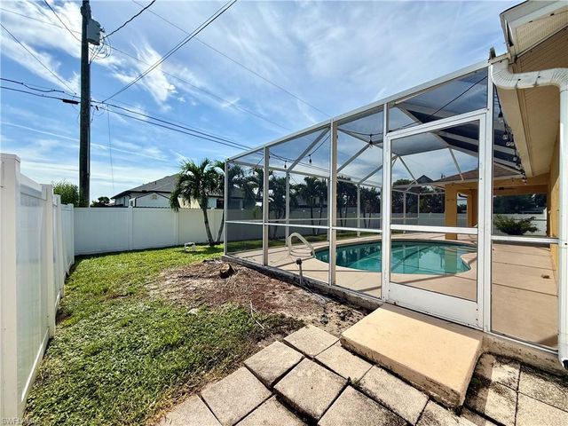 2209 NE 9th AVE, Cape Coral, FL 33909