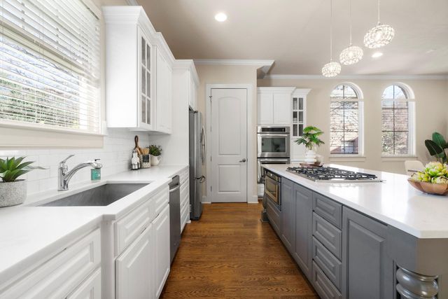 2407 Enfield RD A, Austin, TX 78703