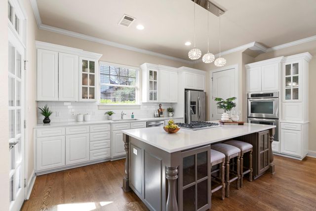 2407 Enfield RD A, Austin, TX 78703
