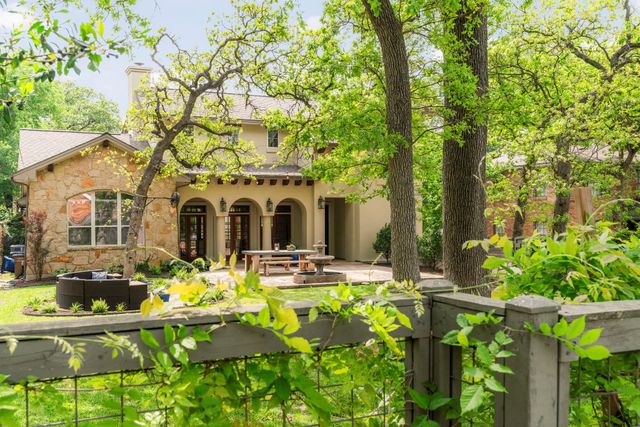 2407 Enfield RD A, Austin, TX 78703