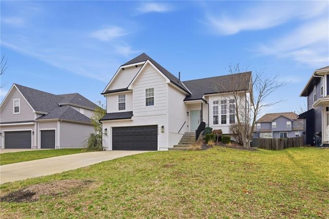 16458 S Lawson Street, Olathe, KS 66062