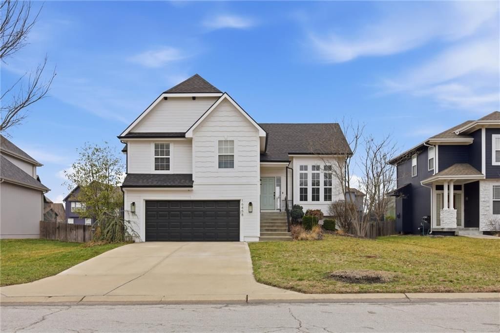16458 S Lawson Street, Olathe, KS 66062
