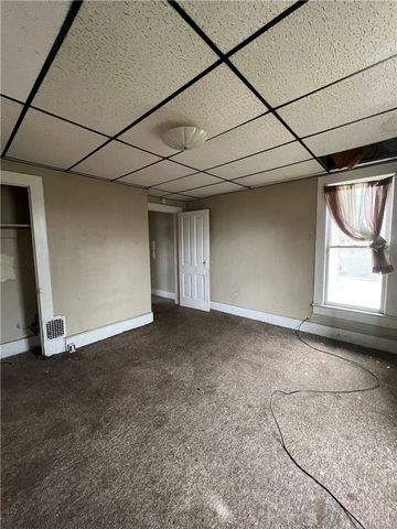 806 High St, New Castle, PA 16101