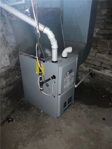 806 High St, New Castle, PA 16101