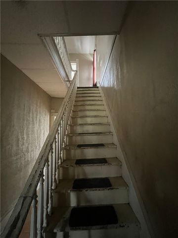 806 High St, New Castle, PA 16101