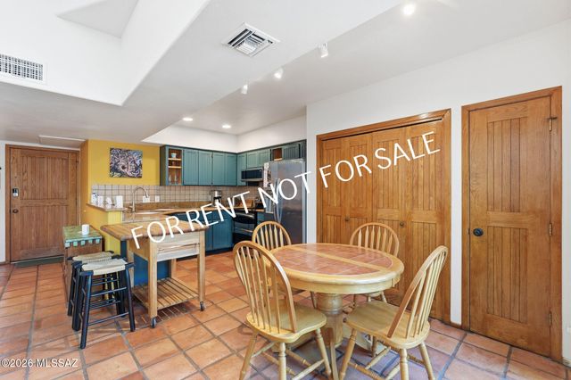 2824 E Sierra Vista Road, Tucson, AZ 85716