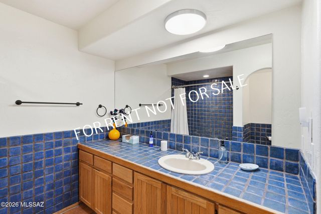 2824 E Sierra Vista Road, Tucson, AZ 85716