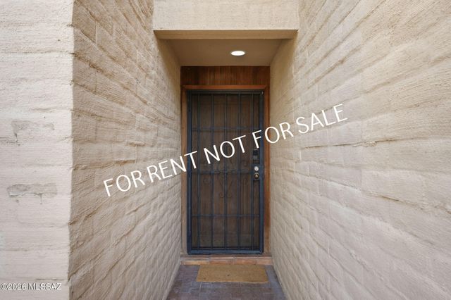 2824 E Sierra Vista Road, Tucson, AZ 85716