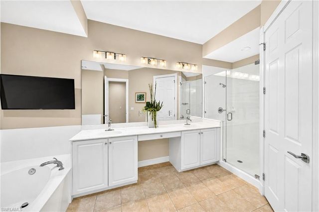 1855 Les Chateaux BLVD 5-201, Naples, FL 34109