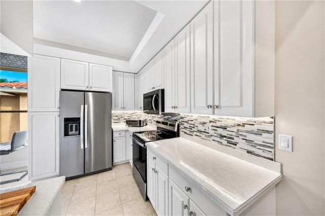 1855 Les Chateaux BLVD 5-201, Naples, FL 34109
