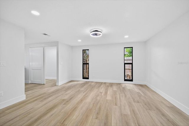 7905 TIMBERLANE WEST DRIVE, Tampa, FL 33615