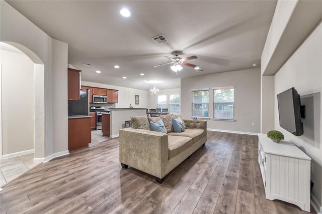 328 Langely, Kyle, TX 78640