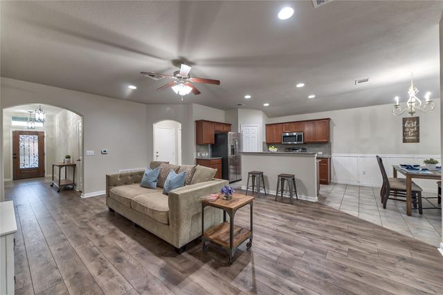 328 Langely, Kyle, TX 78640