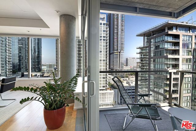 1155 S Grand Avenue 1511, Los Angeles, CA 90015