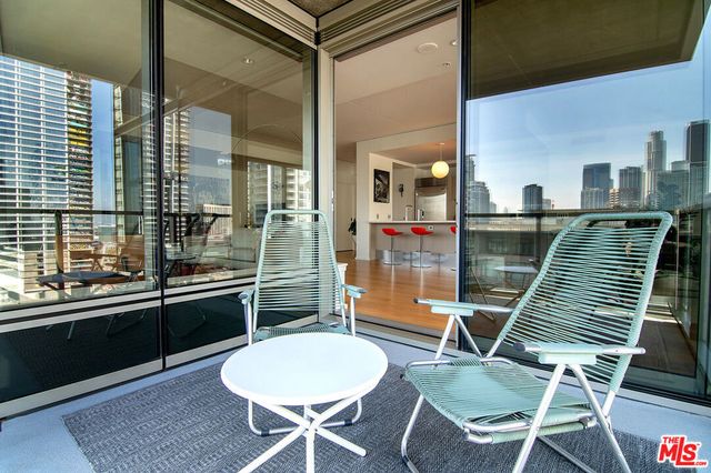 1155 S Grand Avenue 1511, Los Angeles, CA 90015