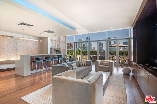 1155 S Grand Avenue 1511, Los Angeles, CA 90015