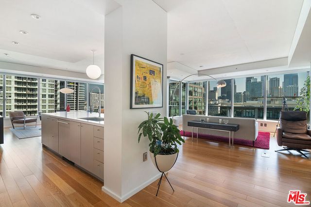 1155 S Grand Avenue 1511, Los Angeles, CA 90015