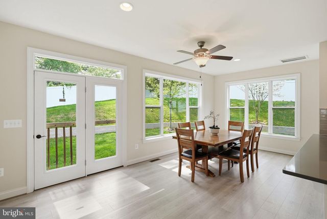 7821 OLD FALLS RD, Mclean, VA 22102