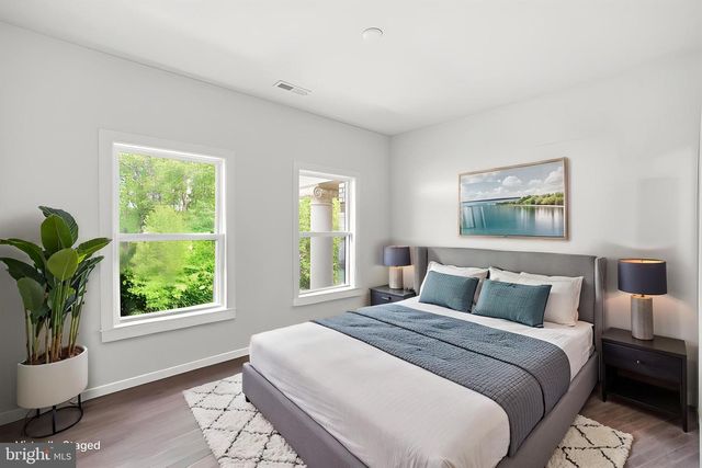 7821 OLD FALLS RD, Mclean, VA 22102