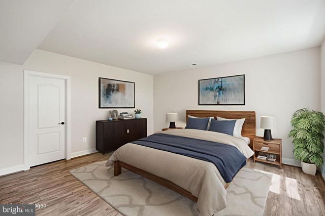 7821 OLD FALLS RD, Mclean, VA 22102
