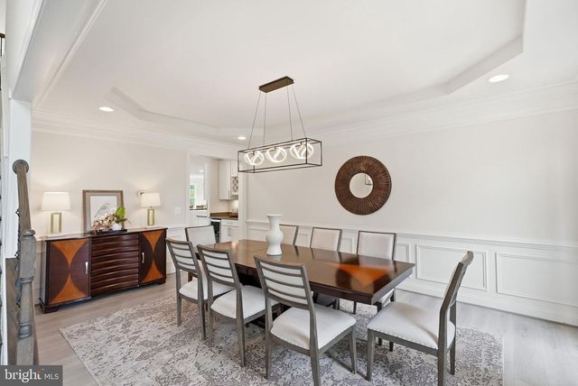 7821 OLD FALLS RD, Mclean, VA 22102