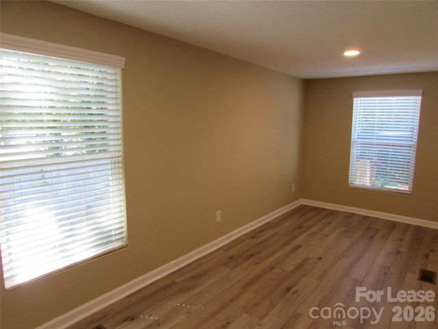 182 Dry Dock Loop, Mooresville, NC 28117