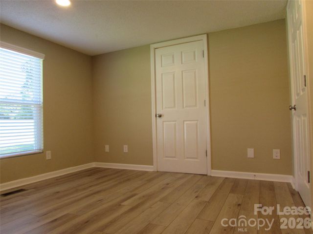 182 Dry Dock Loop, Mooresville, NC 28117