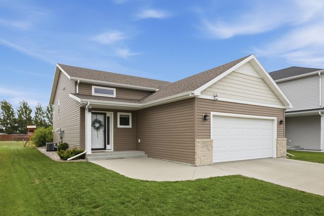 4558 13th Street S, Moorhead, MN 56560