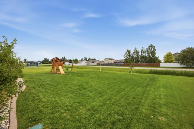 4558 13th Street S, Moorhead, MN 56560
