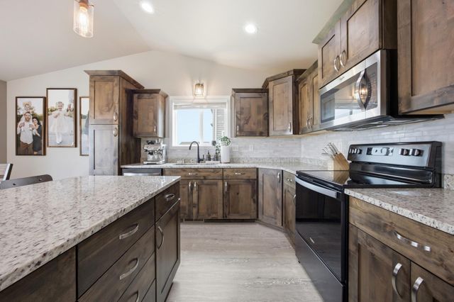 4558 13th Street S, Moorhead, MN 56560