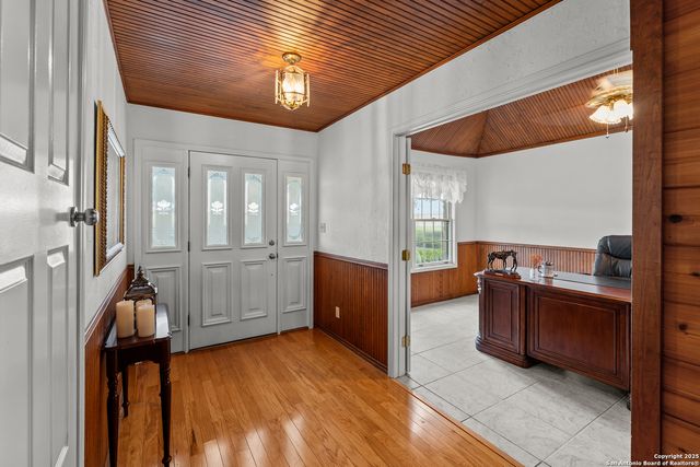 3590 County Road 4713, Lacoste, TX 78039