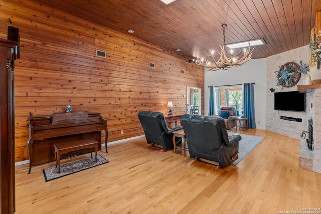 3590 County Road 4713, Lacoste, TX 78039