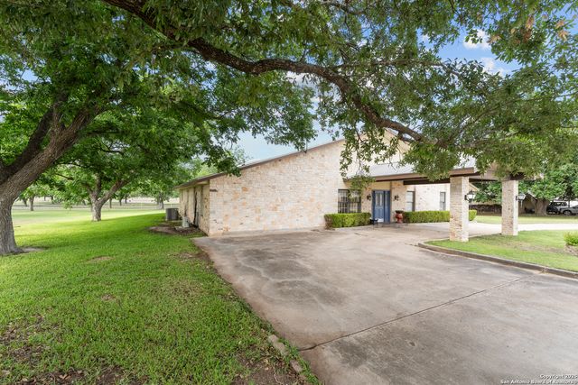 3590 County Road 4713, Lacoste, TX 78039