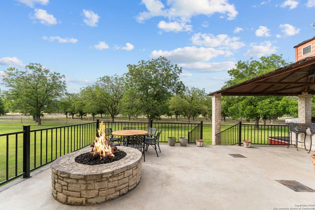 3590 County Road 4713, Lacoste, TX 78039