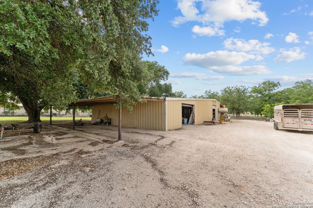 3590 County Road 4713, Lacoste, TX 78039