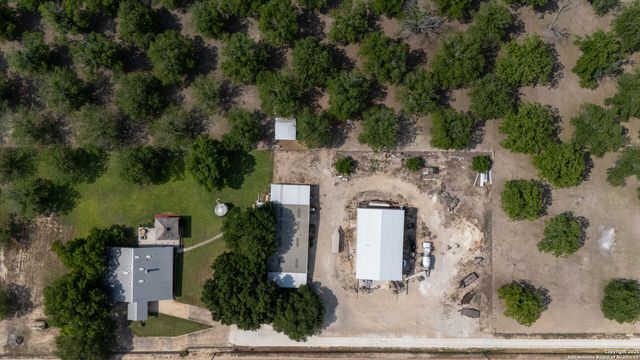 3590 County Road 4713, Lacoste, TX 78039